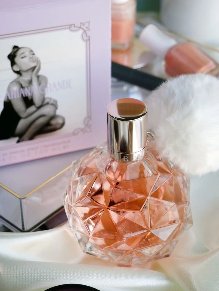 EAU DE PARFUM ARI BY ARIANA GRANDE